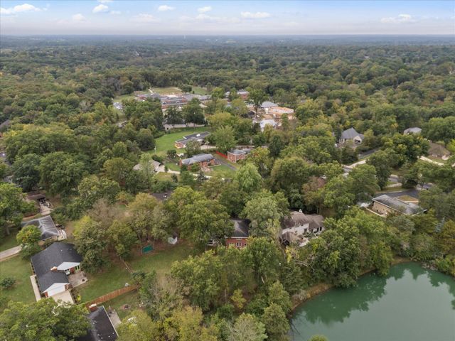 1703 OAKWOOD CT, Columbia, MO 65203