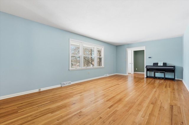 1703 OAKWOOD CT, Columbia, MO 65203