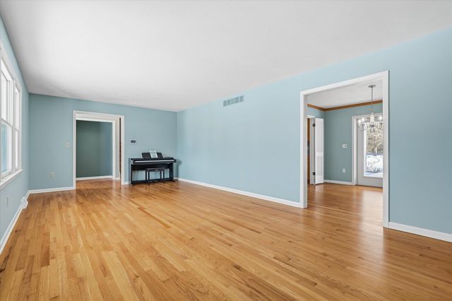 1703 OAKWOOD CT, Columbia, MO 65203