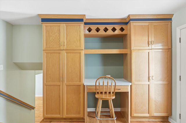 1703 OAKWOOD CT, Columbia, MO 65203