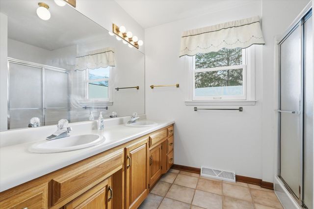 1703 OAKWOOD CT, Columbia, MO 65203