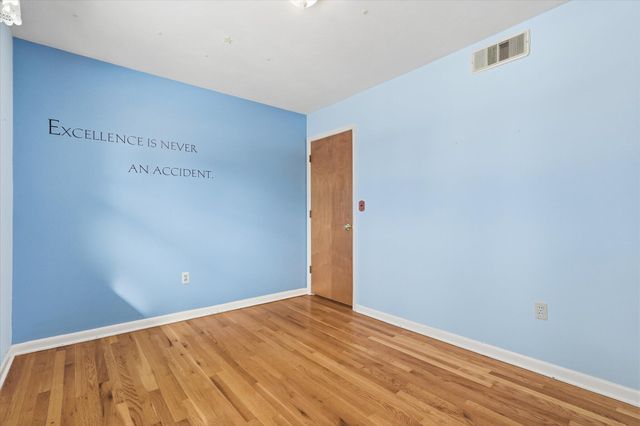 1703 OAKWOOD CT, Columbia, MO 65203