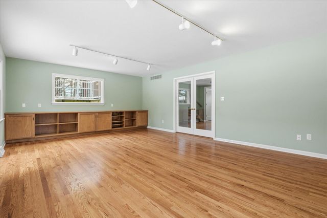 1703 OAKWOOD CT, Columbia, MO 65203