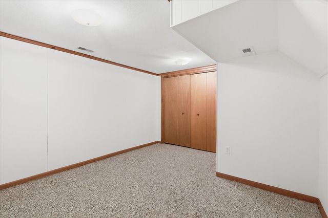 1703 OAKWOOD CT, Columbia, MO 65203