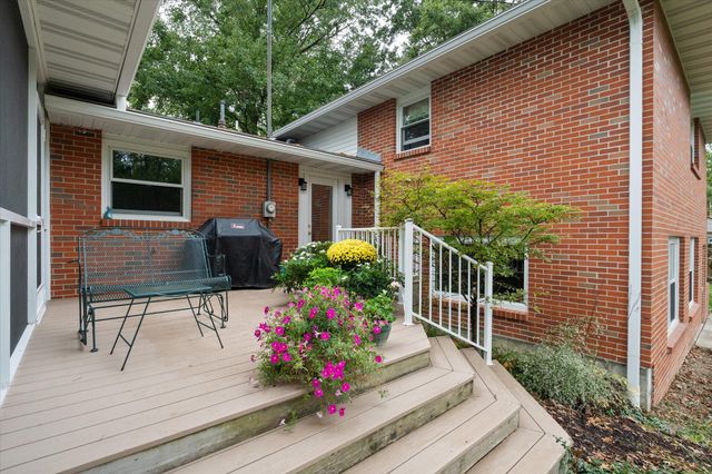 1703 OAKWOOD CT, Columbia, MO 65203