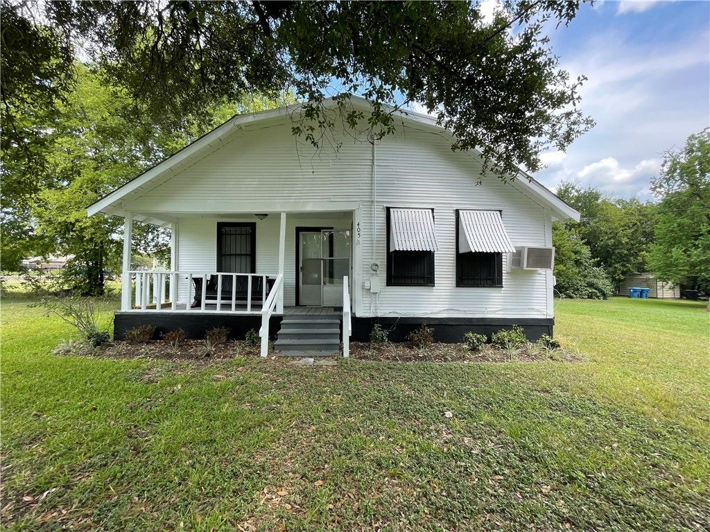 405 Woodrow Jackson Drive, Navasota, TX 77868 — exterior