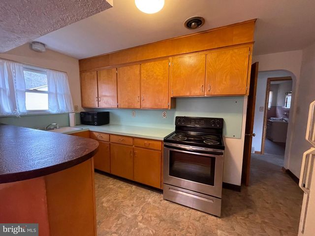 1806 HOLLAND ST, Cumberland, MD 21502