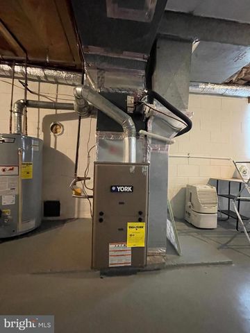 1806 HOLLAND ST, Cumberland, MD 21502