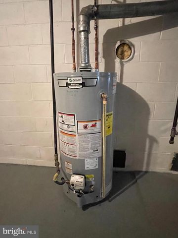 1806 HOLLAND ST, Cumberland, MD 21502