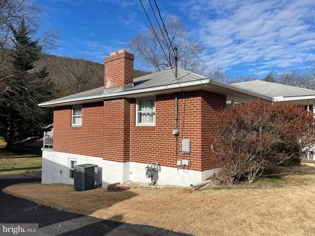 1806 HOLLAND ST, Cumberland, MD 21502