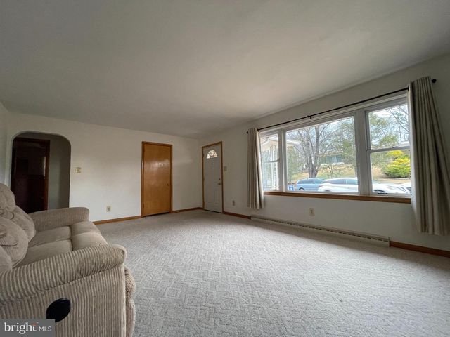 1806 HOLLAND ST, Cumberland, MD 21502