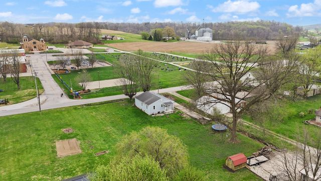 4371 N 4th Street, Dubois, IN 47527