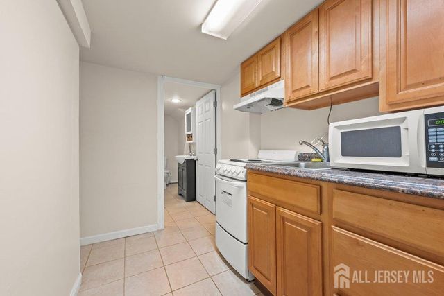 5 Center Street A, Edison, NJ 08817