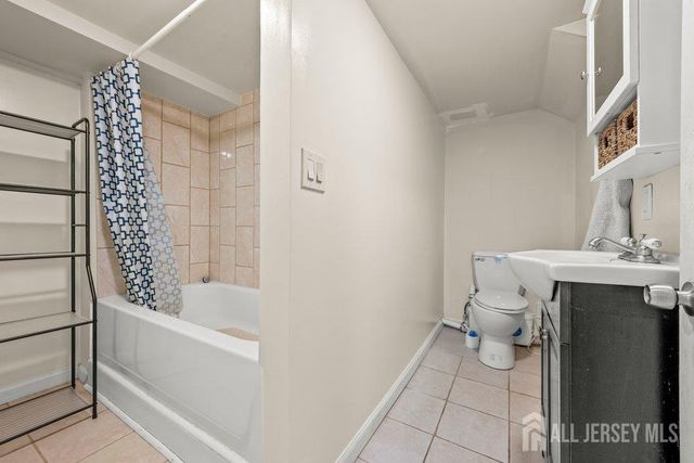 5 Center Street A, Edison, NJ 08817