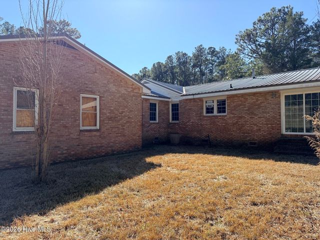 19 Wilkins Road, Belhaven, NC 27810