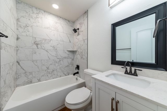 1205 Dobie DR A, Austin, TX 78753