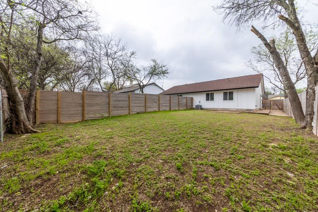 1205 Dobie DR A, Austin, TX 78753