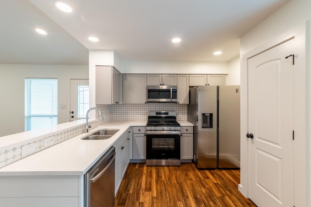 1205 Dobie DR A, Austin, TX 78753
