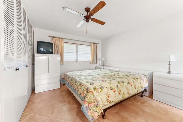 2915 Crosley Drive W Unit B, West Palm Beach, FL 33415