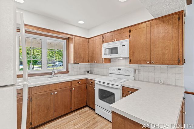 164 Euna Vista Drive, Holland City, MI 49423