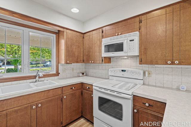 164 Euna Vista Drive, Holland City, MI 49423