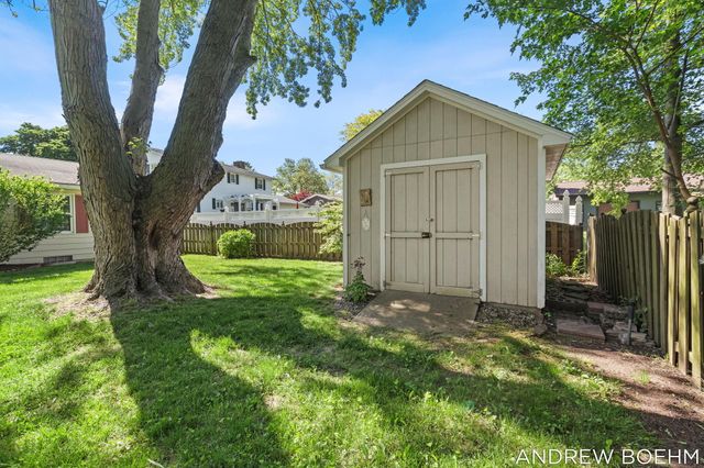 164 Euna Vista Drive, Holland City, MI 49423