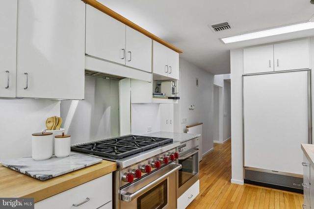 1673 PAPER MILL RD, Jenkintown, PA 19046