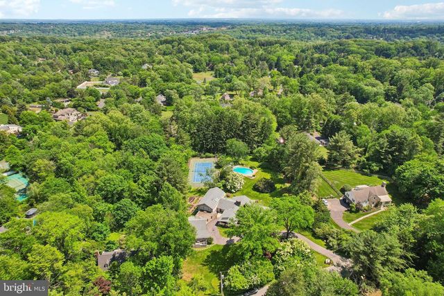 1673 PAPER MILL RD, Jenkintown, PA 19046