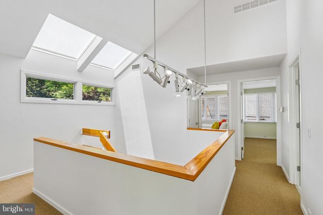 1673 PAPER MILL RD, Jenkintown, PA 19046