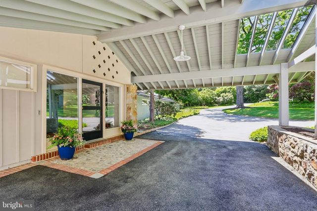 1673 PAPER MILL RD, Jenkintown, PA 19046
