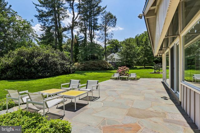 1673 PAPER MILL RD, Jenkintown, PA 19046