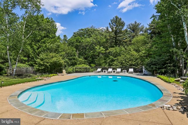 1673 PAPER MILL RD, Jenkintown, PA 19046