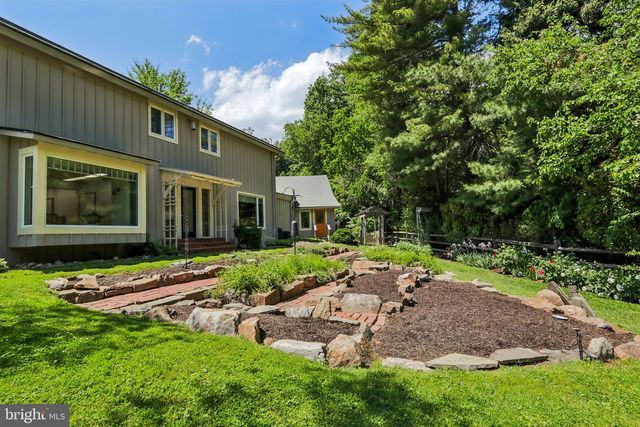 1673 PAPER MILL RD, Jenkintown, PA 19046