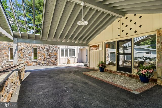 1673 PAPER MILL RD, Jenkintown, PA 19046
