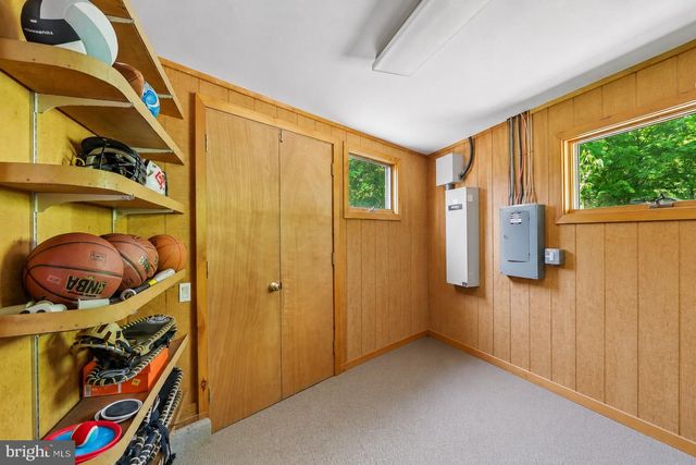 1673 PAPER MILL RD, Jenkintown, PA 19046