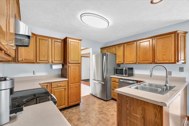 2807 Willow Bend Road, Champaign, IL 61822