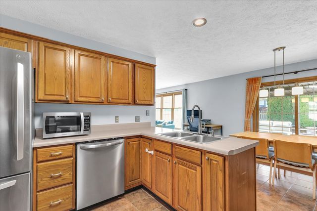 2807 Willow Bend Road, Champaign, IL 61822