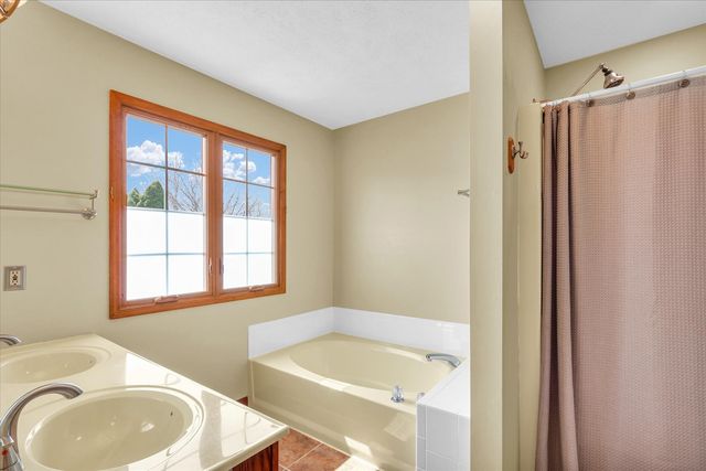 2807 Willow Bend Road, Champaign, IL 61822