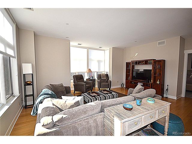 7220 W Bonfils Ln 319, Lakewood, CO 80226