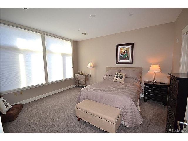 7220 W Bonfils Ln 319, Lakewood, CO 80226