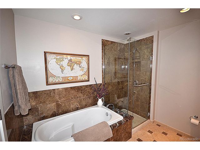 7220 W Bonfils Ln 319, Lakewood, CO 80226