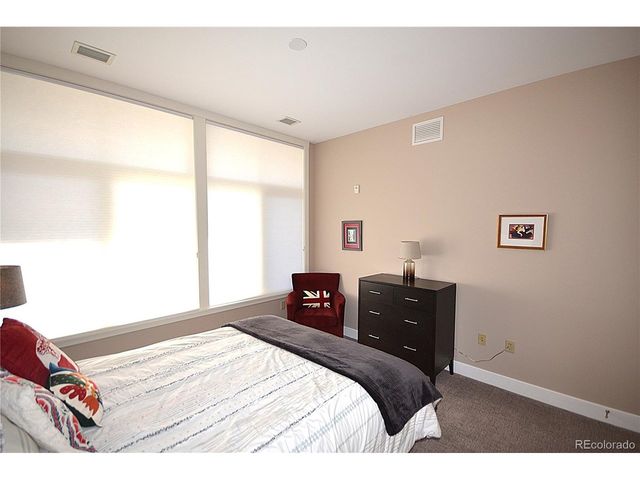 7220 W Bonfils Ln 319, Lakewood, CO 80226