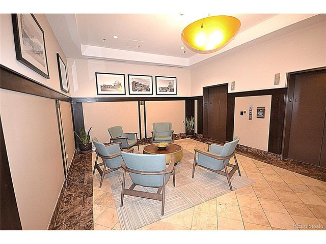 7220 W Bonfils Ln 319, Lakewood, CO 80226