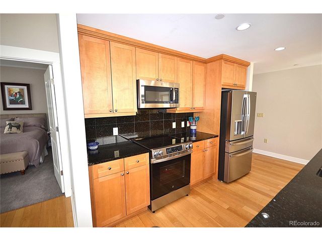 7220 W Bonfils Ln 319, Lakewood, CO 80226