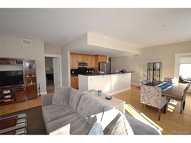 7220 W Bonfils Ln 319, Lakewood, CO 80226