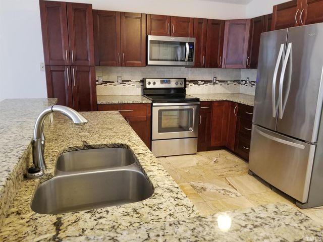 100 Bedbrook Court, Cary, NC 27519