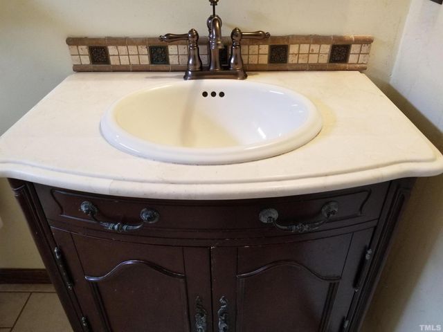 100 Bedbrook Court, Cary, NC 27519