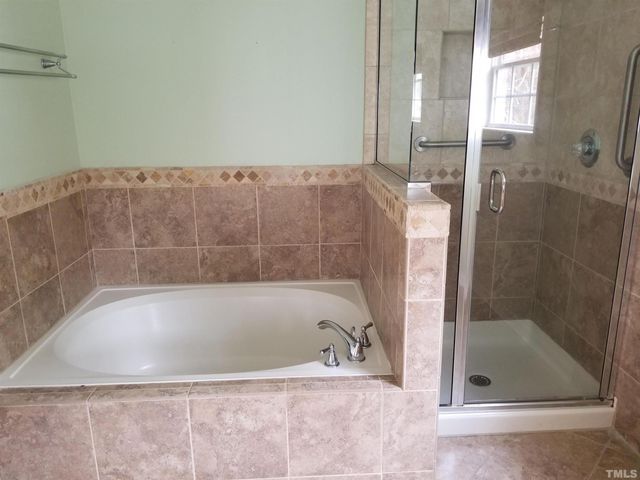 100 Bedbrook Court, Cary, NC 27519