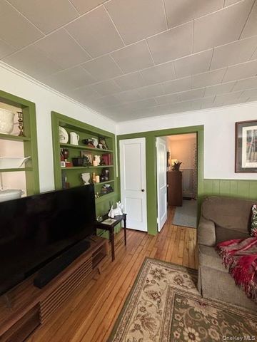 29 E Kerley Corners, Red Hook, NY 12571