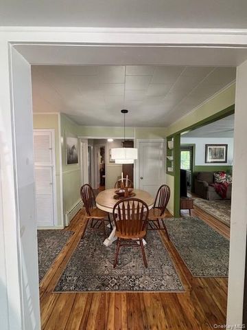 29 E Kerley Corners, Red Hook, NY 12571